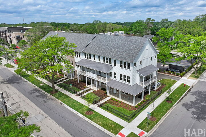 Property Photo: 120 Washington Street 2 IL 60010