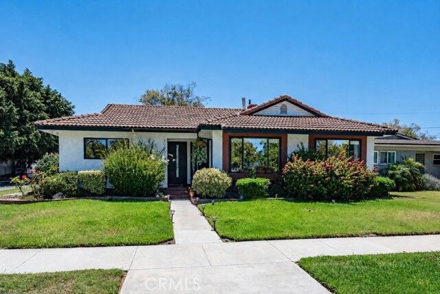 Property Photo: 1980 Vuelta Grande CA 90815