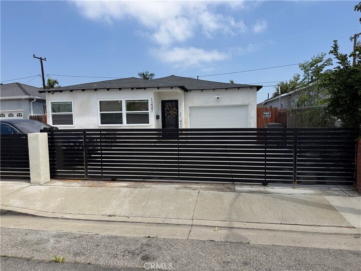 Property Photo: 1237 E 222nd CA 90745