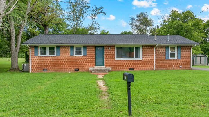 Property Photo: 117 Whiteside St TN 37160