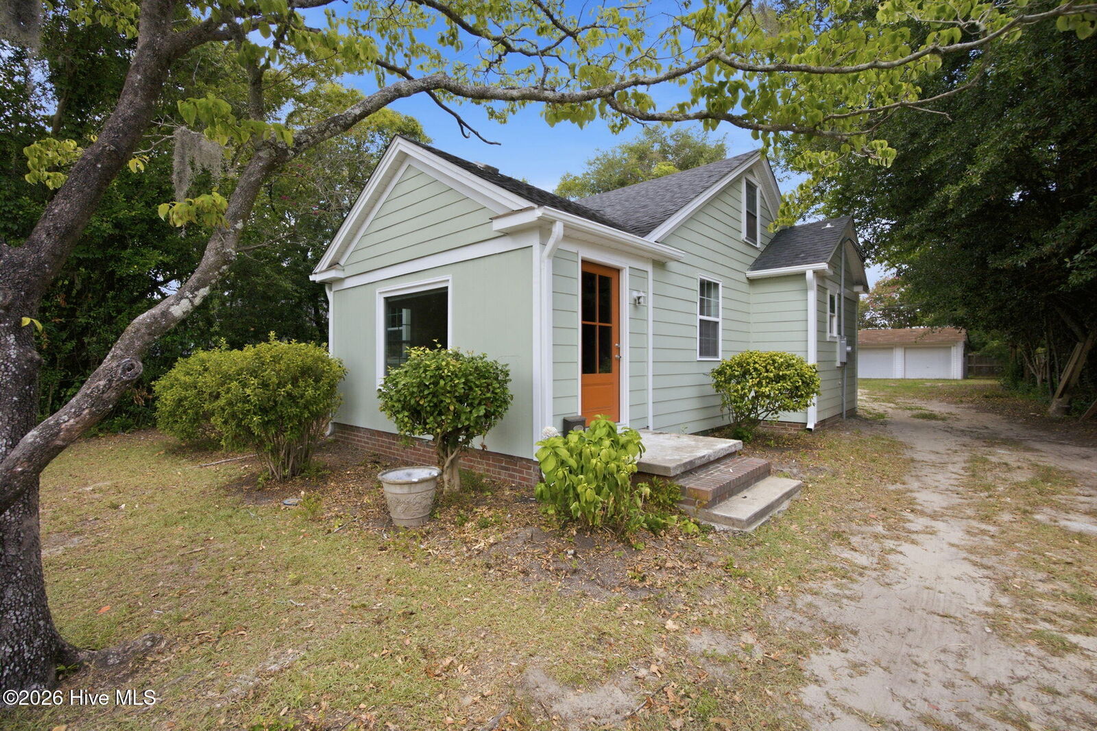 Property Photo:  2113 Princess Place Drive  NC 28405 