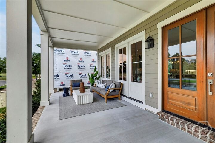Property Photo:  405 Reserve Way  GA 31401 