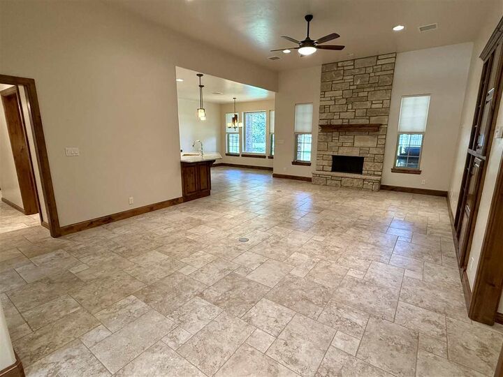 Property Photo:  2621 Mockingbird Dr  OK 74604 