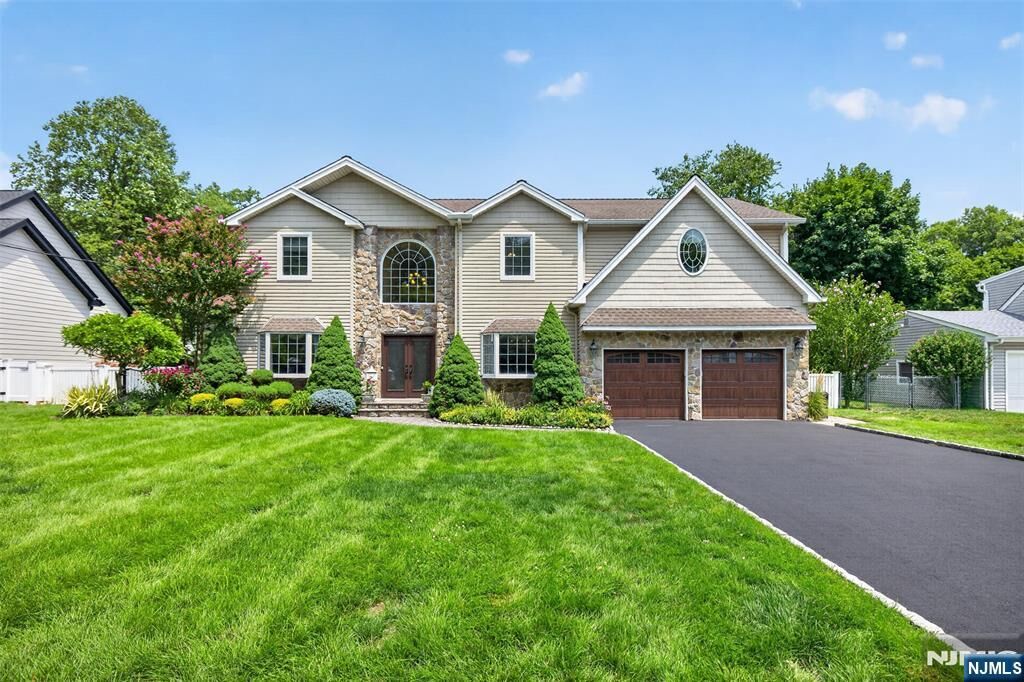 Property Photo: 33 Crestwood Drive NJ 07452