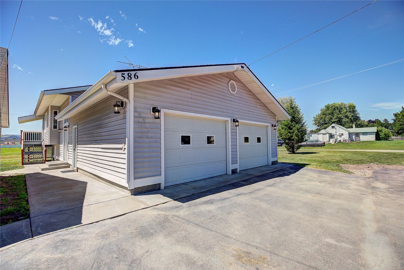 Property Photo:  586 Willow Glen Drive  MT 59901 