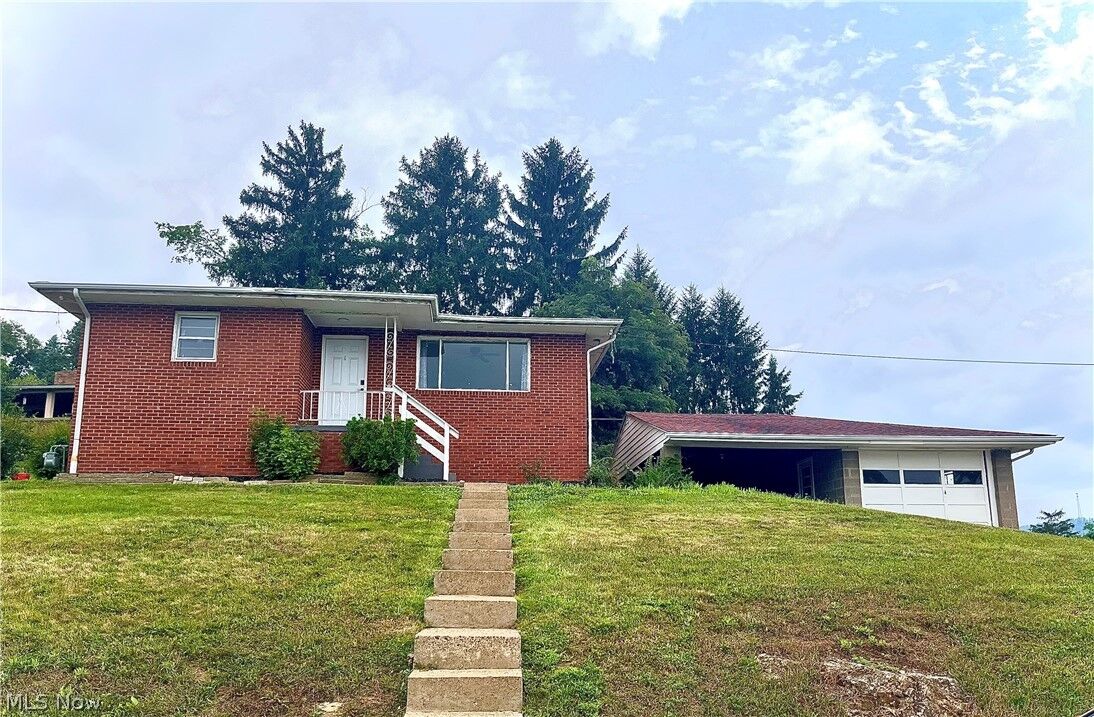 Property Photo: 809 Delia Avenue OH 43935