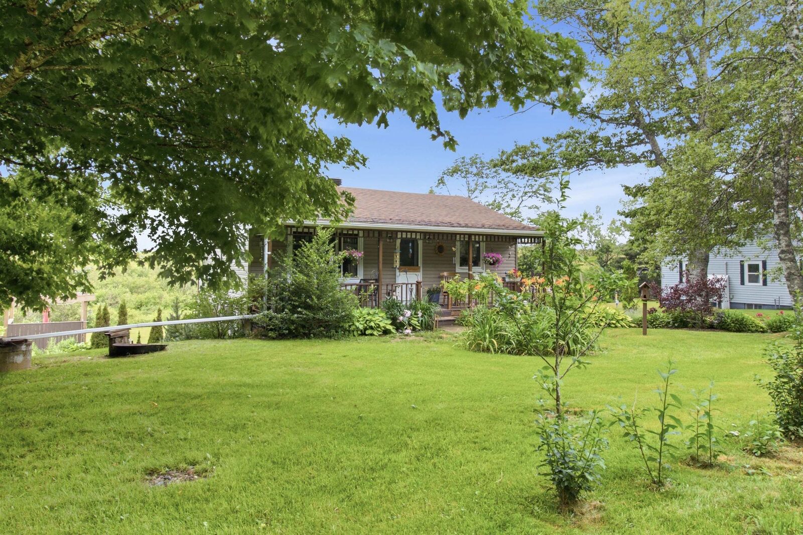 Property Photo: 6826 Highway 1 NS B0N 1L0
