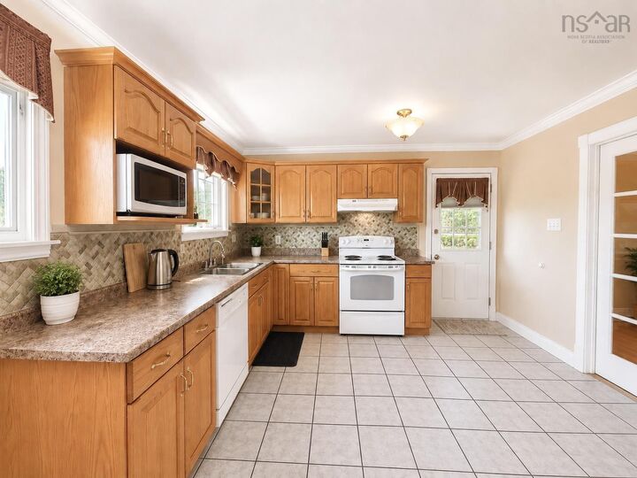 Property Photo:  136 Flying Cloud Drive  NS B2W 4V7 