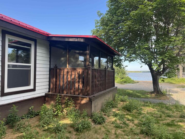 82 Golden River Road — photo 1