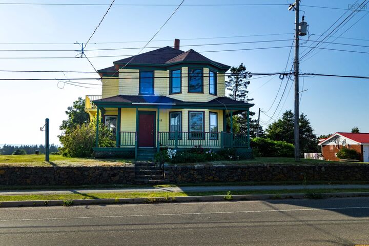 1813 Highway 1 — photo 1