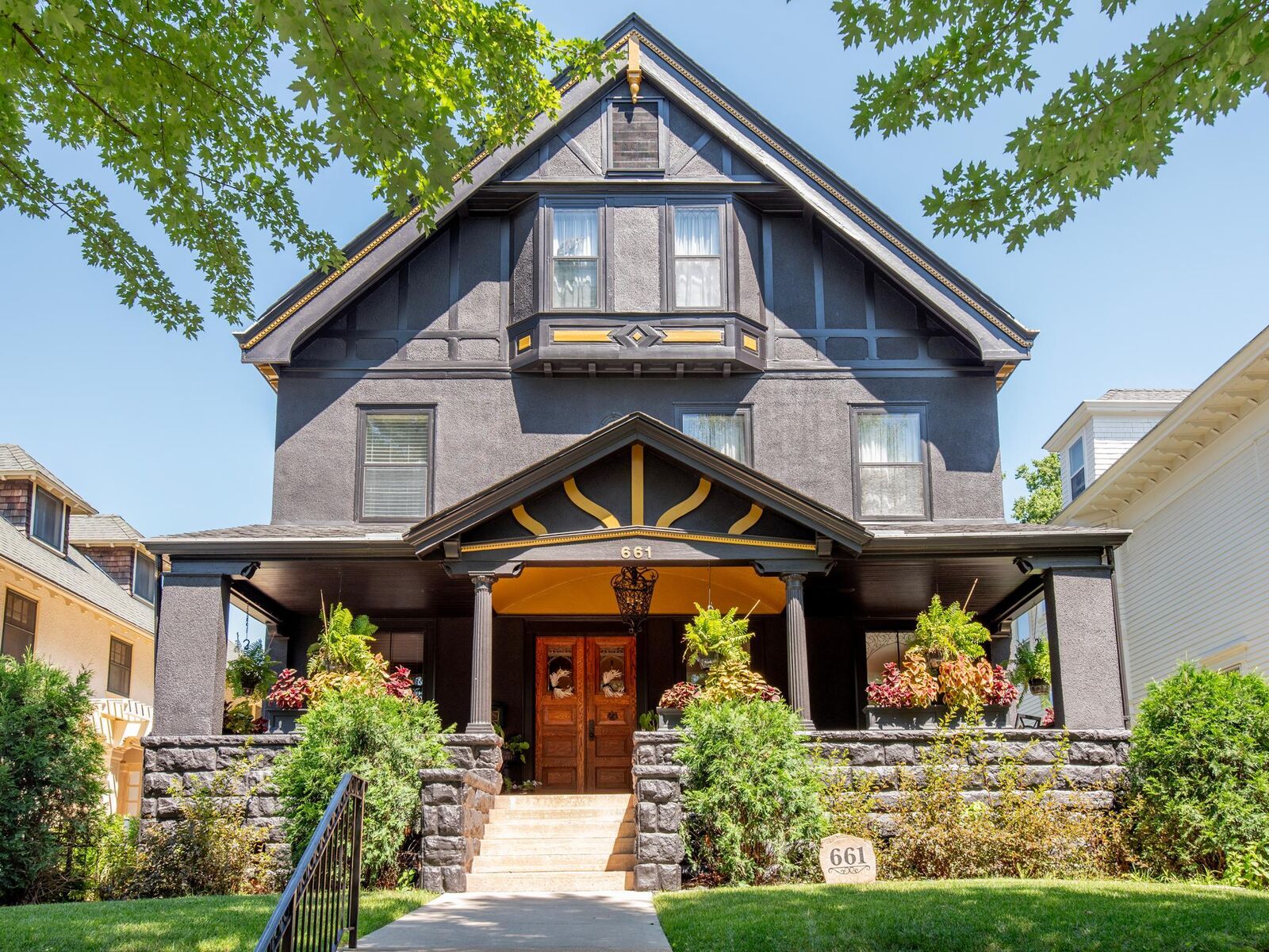 Property Photo:  661 Fairmount Avenue  MN 55105 