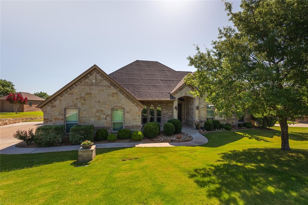 Property Photo: 149 Meadow Arbor Drive TX 76085