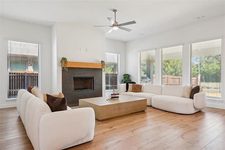Property Photo:  218 Oakcrest Drive  TX 76247 