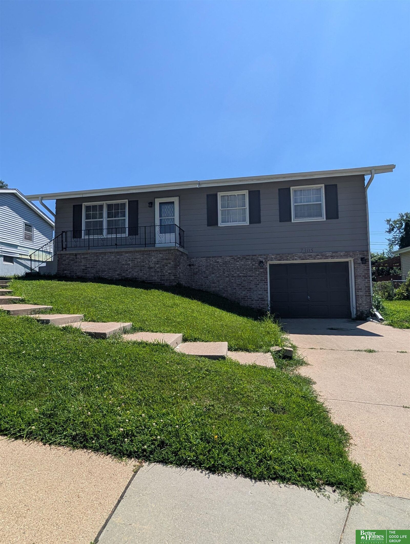 Property Photo: 7305 S 33rd Street NE 68147