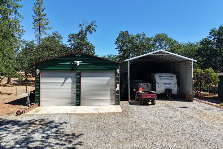Property Photo: 332 Rene Drive OR 97539
