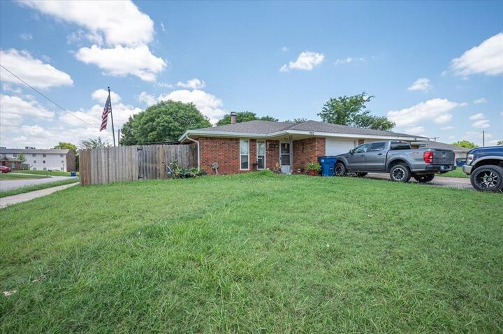 Property Photo: 702 E Redbud Court 702 &Amp 704 OK 74075