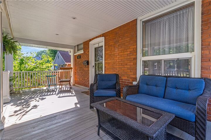 Property Photo:  630 Lawrence Street  ON N3H 2M9 