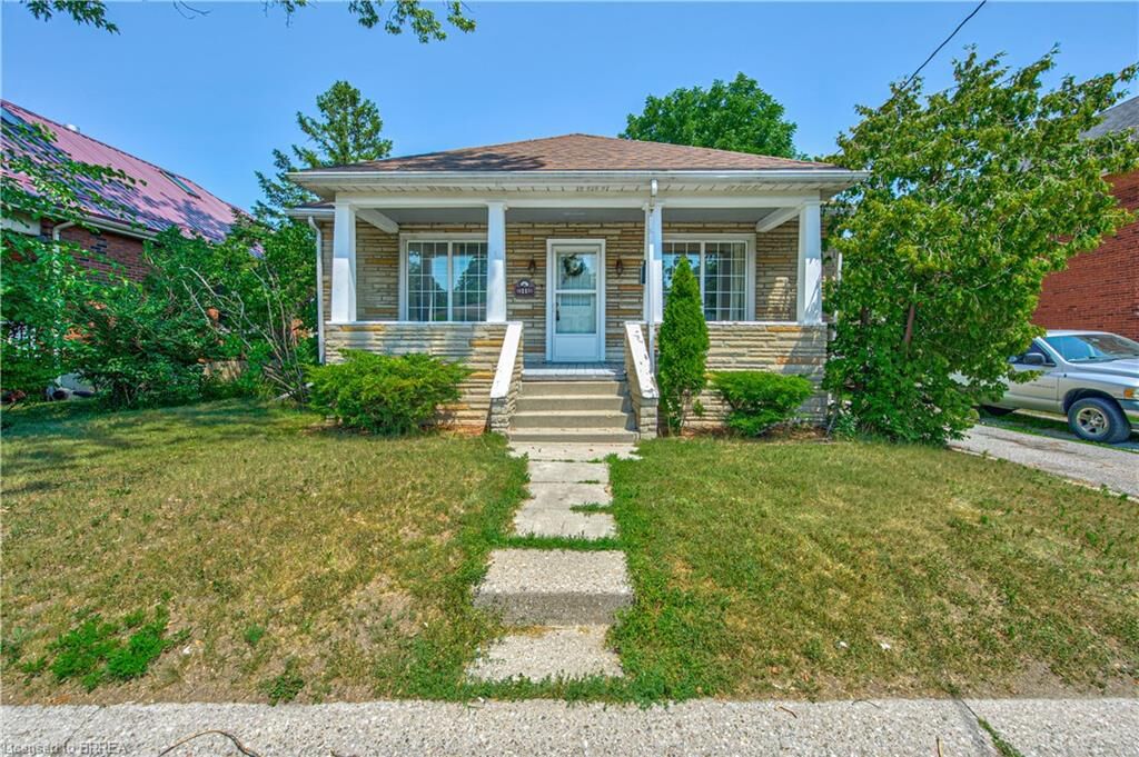 Property Photo: 11 Hamilton Avenue ON N3S 6Z4
