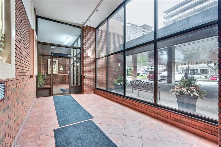 Property Photo:  222 Jackson Street W 305  ON L8P 4S5 