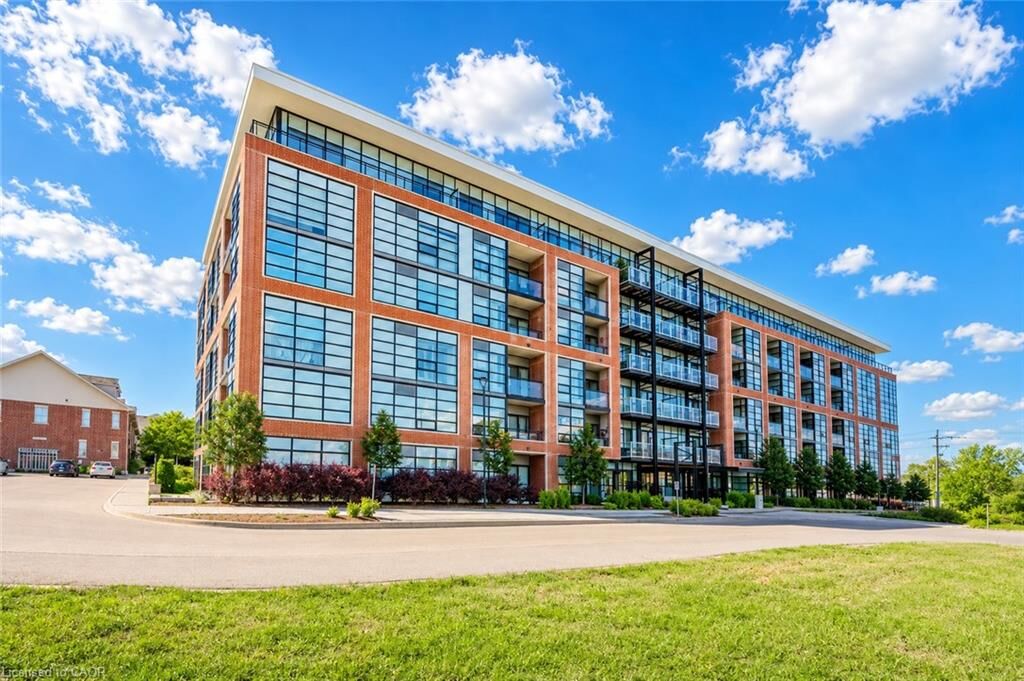 Property Photo:  15 Prince Albert Boulevard 112  ON N2H 0C2 