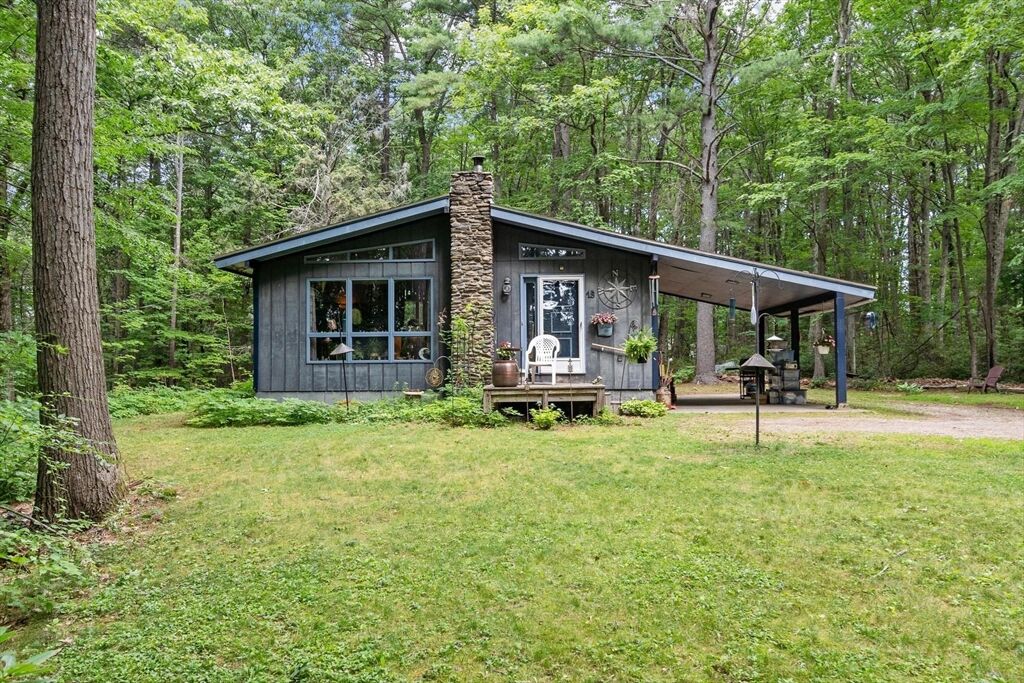 Property Photo: 13 Lakewood Park Rd MA 01473