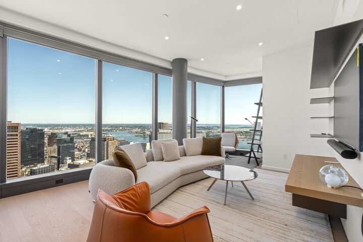 Property Photo:  682 Atlantic Ave 4905  MA 02111 