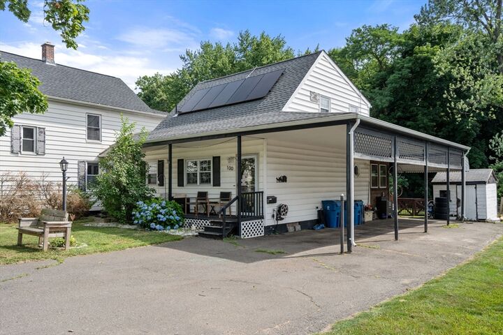 Property Photo:  100 Chestnut 100  MA 01089 