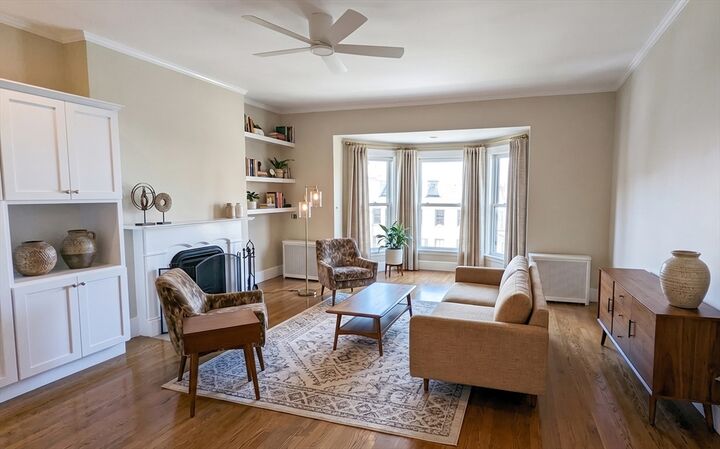 Property Photo:  387 Beacon St 6  MA 02116 