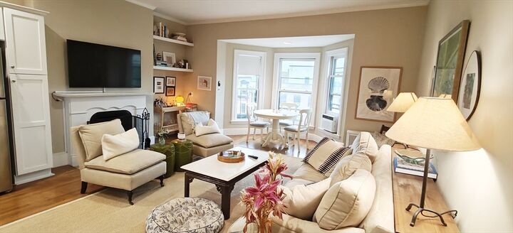 Property Photo: 387 Beacon St 6 MA 02116