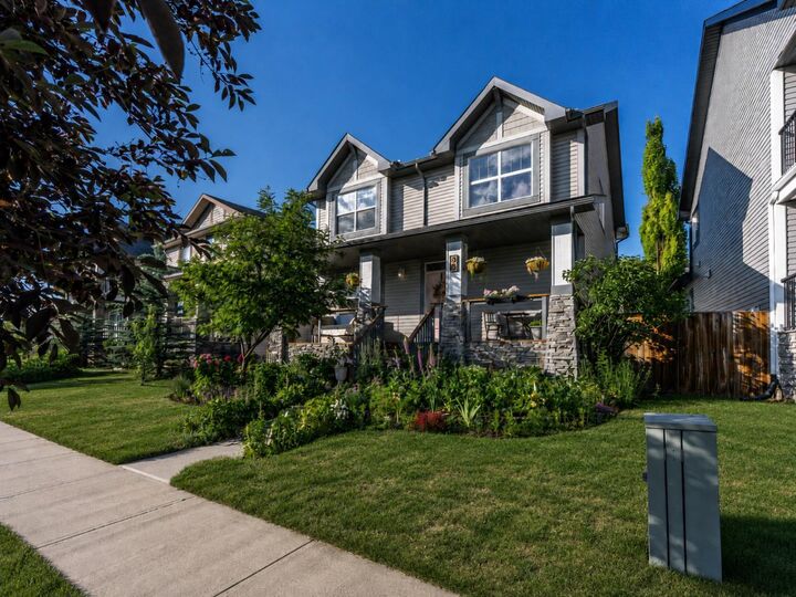 Property Photo:  53 Heritage Drive  AB T4C 0E2 