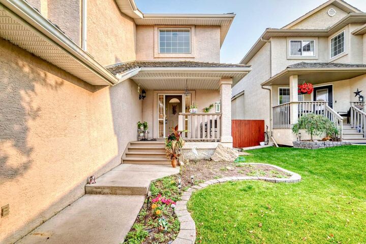 Property Photo: 82 Mt Gibraltar Heights SE AB T2Z 3R3