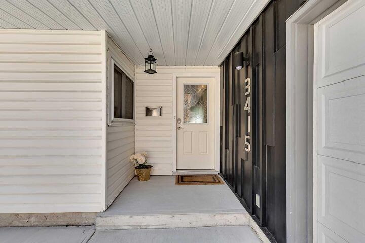 Property Photo:  3415 Benton Drive NW  AB T2L 1W7 