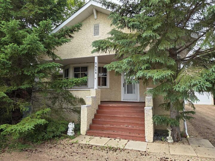 Property Photo:  5414 50 Street  AB T0C 0X0 
