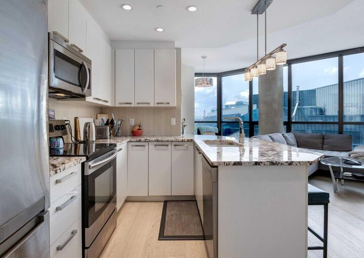 Property Photo: 225 11 Avenue SE 1910 AB T2G 0G3