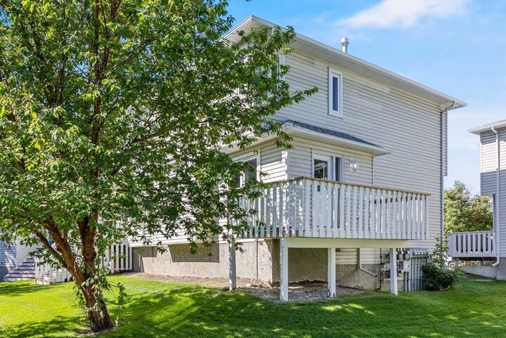 Property Photo: 225 Killarney Glen Court SW AB T3E 7H4