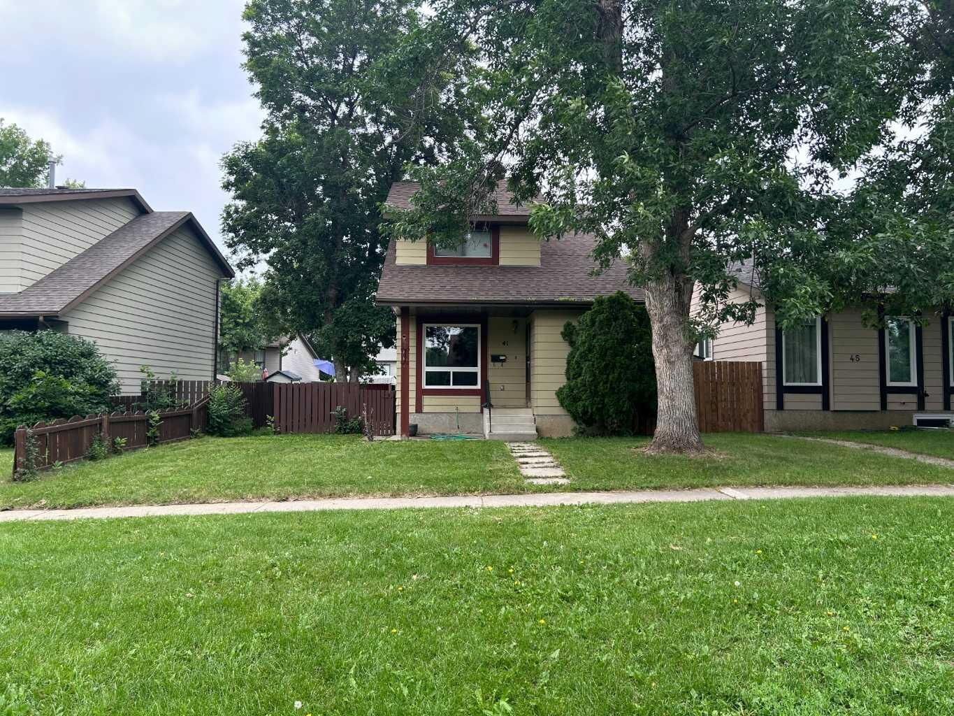 Property Photo:  41 South Ridge Crescent SW  AB T1B 2P2 