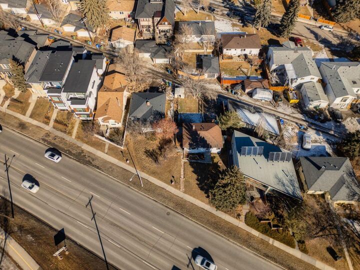 Property Photo:  2824 Parkdale Boulevard NW  AB T2N 3S8 