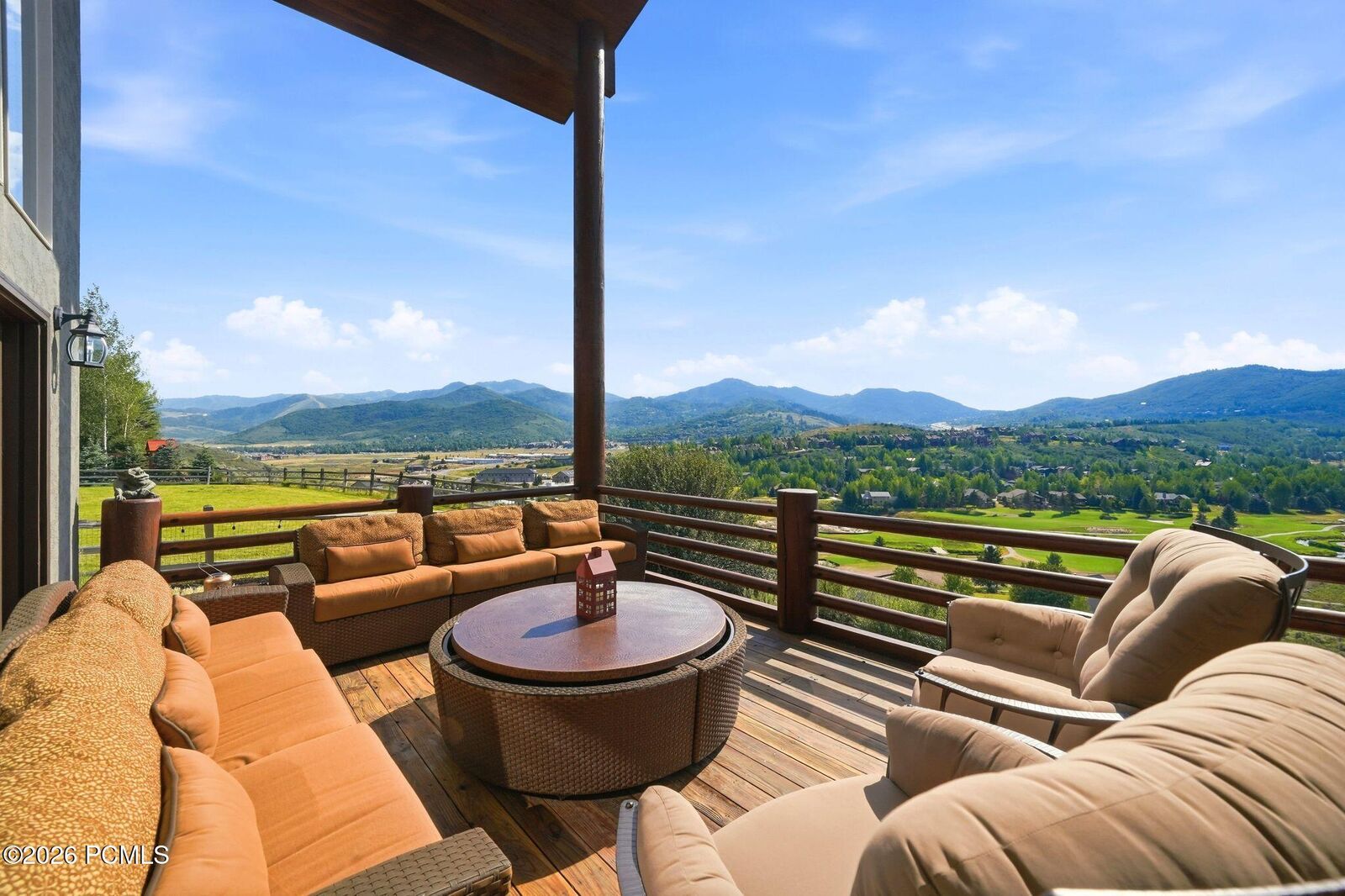 Property Photo: 8974 Cheyenne Way UT 84098