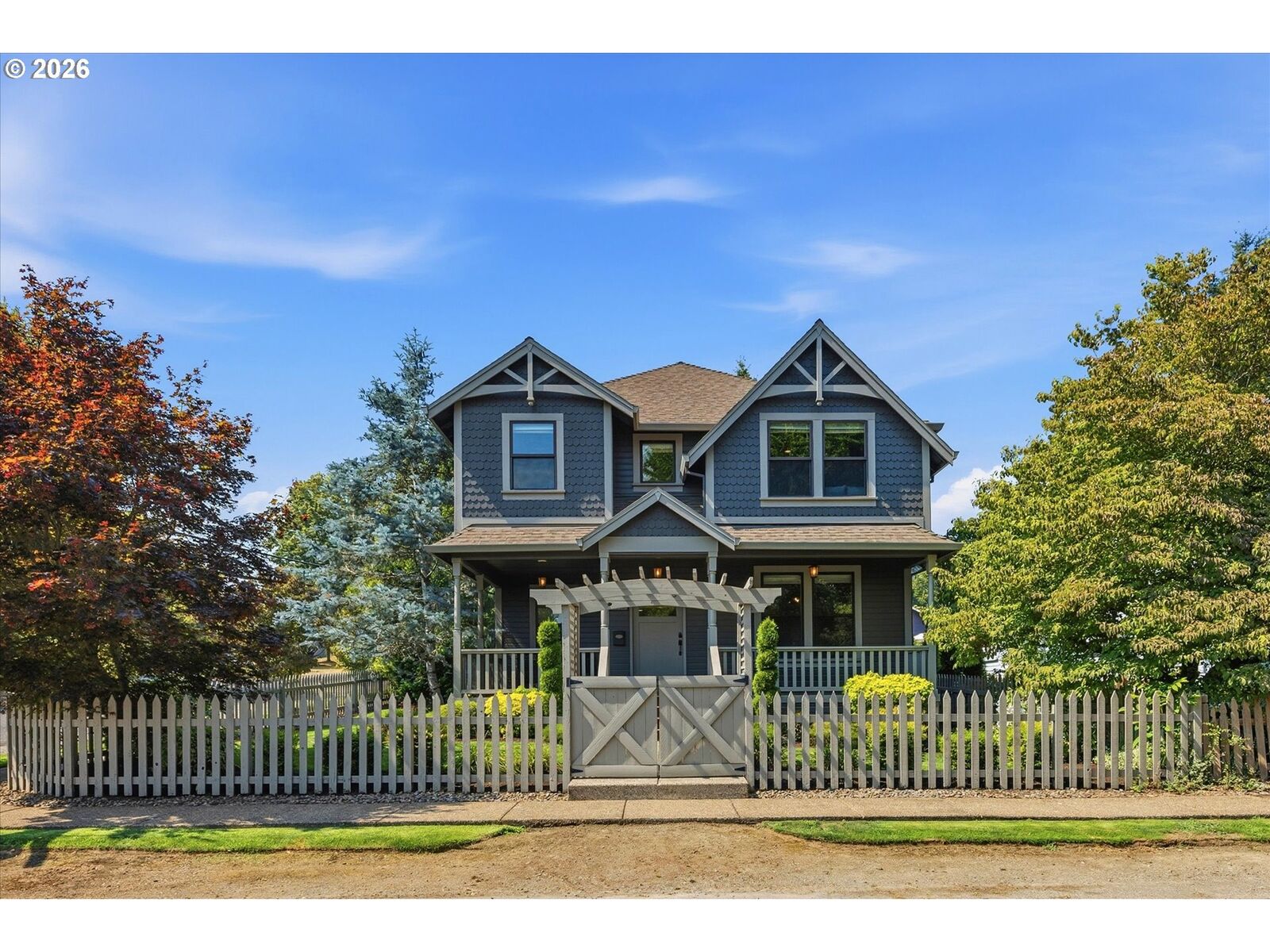 Property Photo:  1716 4th Ave  OR 97068 