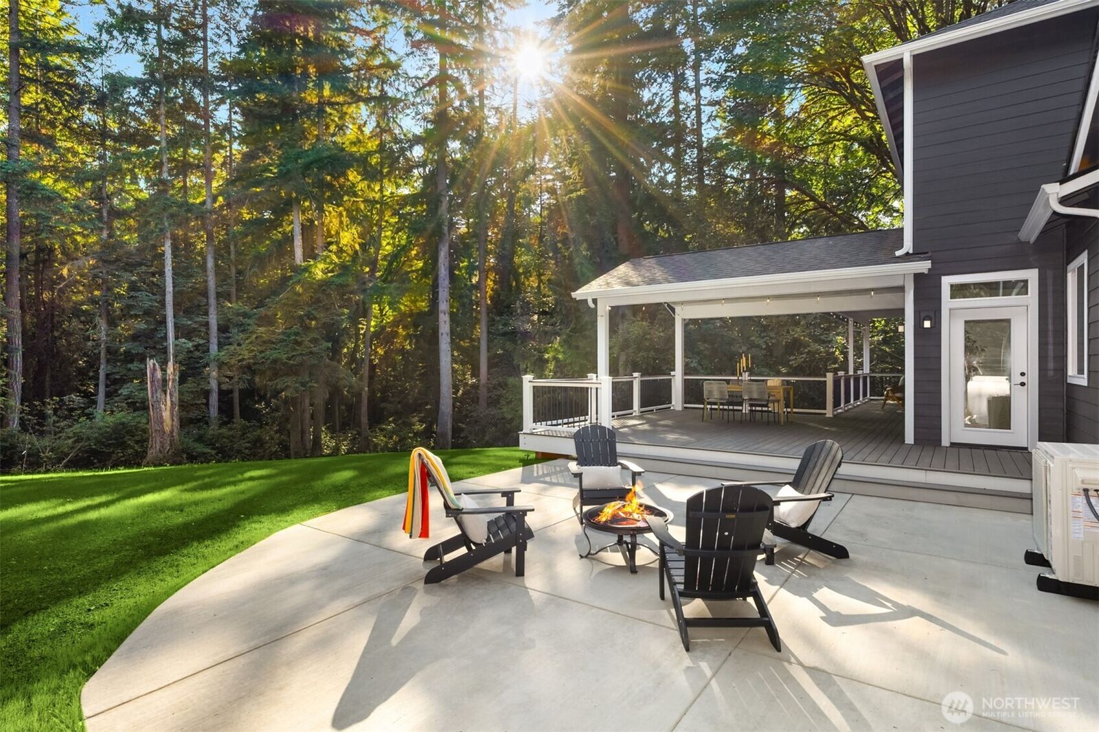 Property Photo: 16761 NE Sanwick Place WA 98110