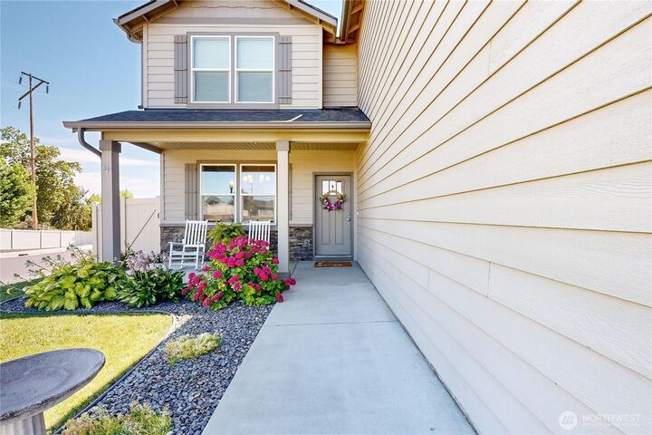 Property Photo: 1101 SW Virginia Street WA 99324
