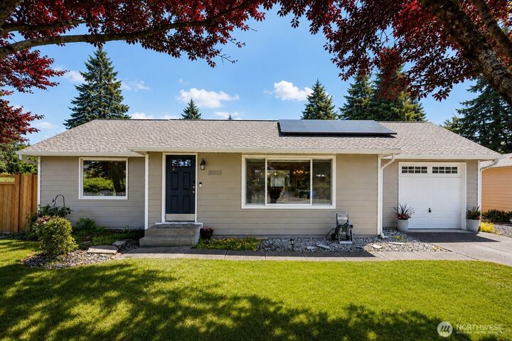 Property Photo: 5011 Seahurst Avenue WA 98203