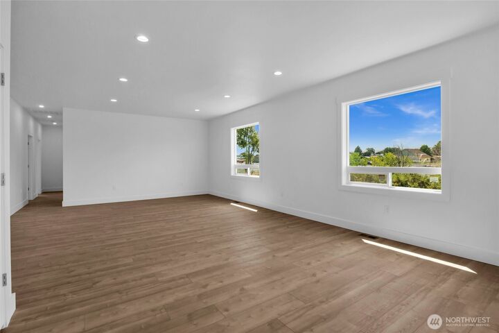 Property Photo:  419  5th Ave SE  WA 98851 