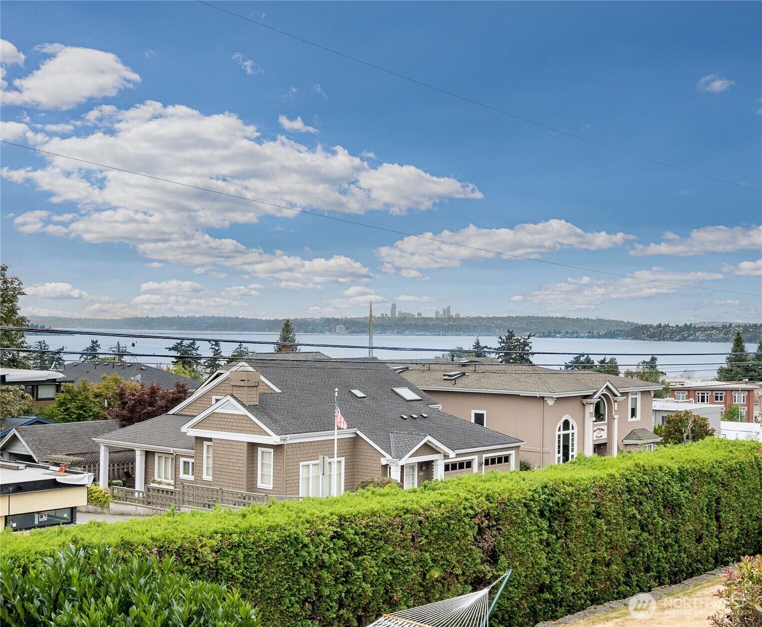 Property Photo:  122  8th Avenue  WA 98033 