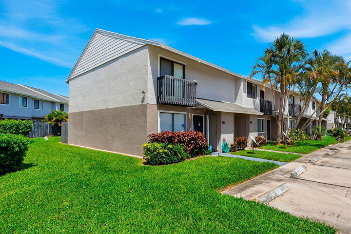 Property Photo:  2305 Seaside Drive  FL 33463 