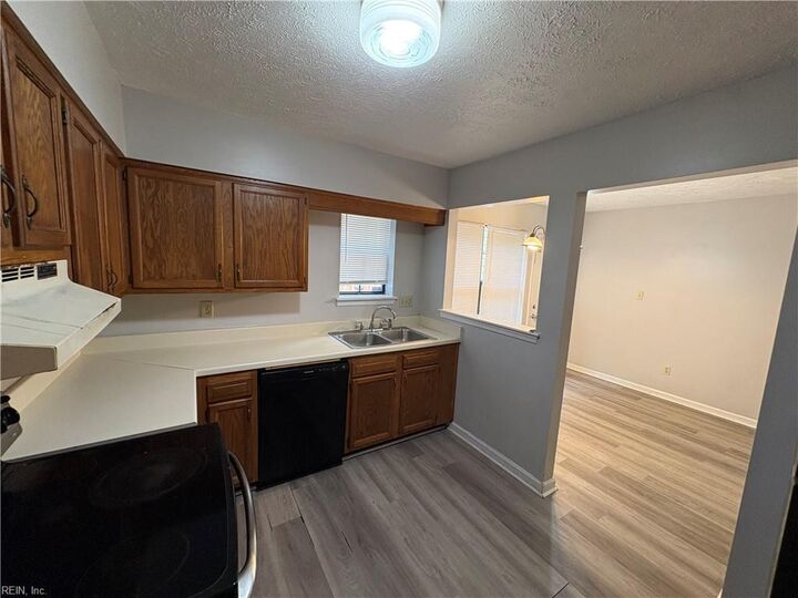 Property Photo: 1626 Angel Ct VA 23185