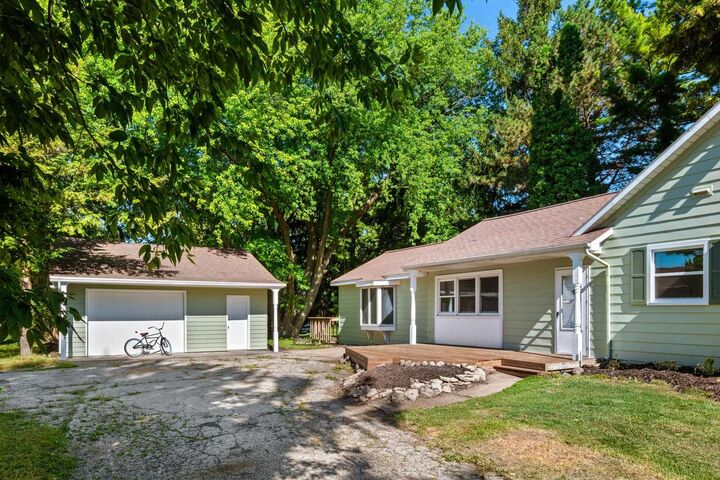 Property Photo: 940 Woodside Avenue WI 54971