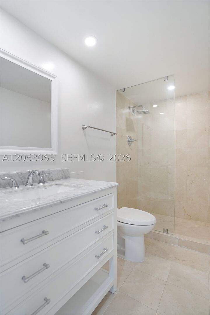 Property Photo:  5101 Collins Ave 14L  FL 33140 