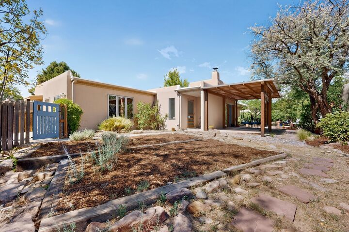 Property Photo: 965 Camino Oraibi NM 87505