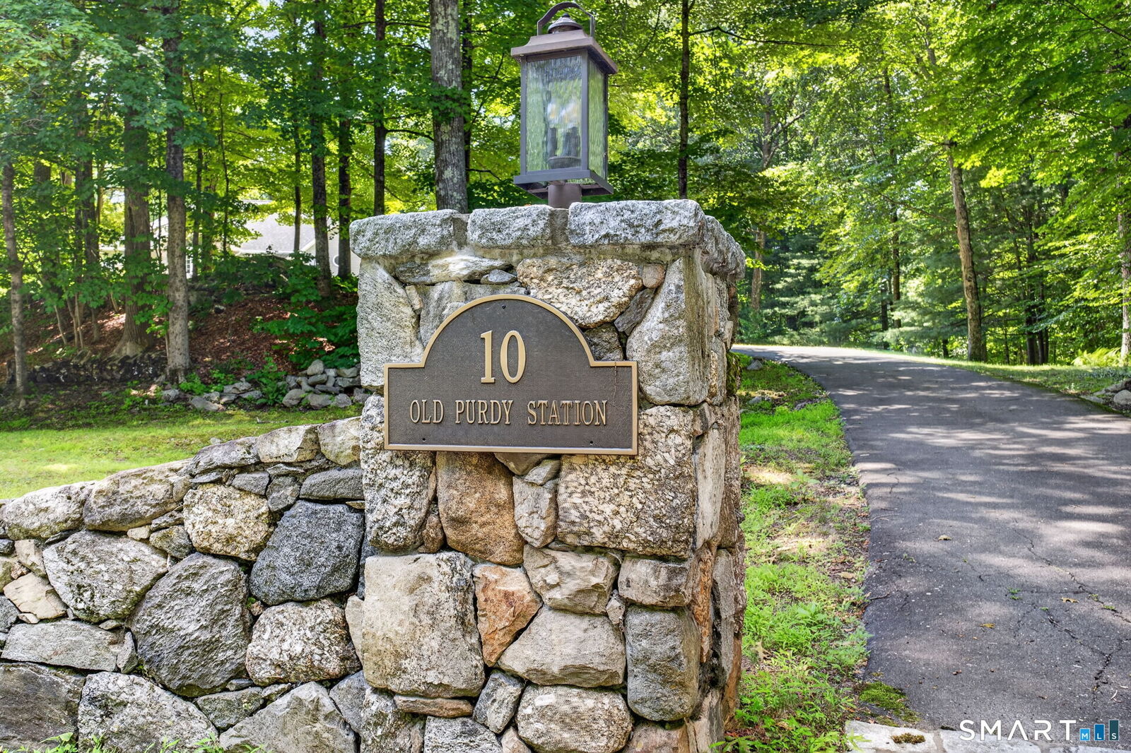 Property Photo:  10 Old Purdy Station Road  CT 06470 